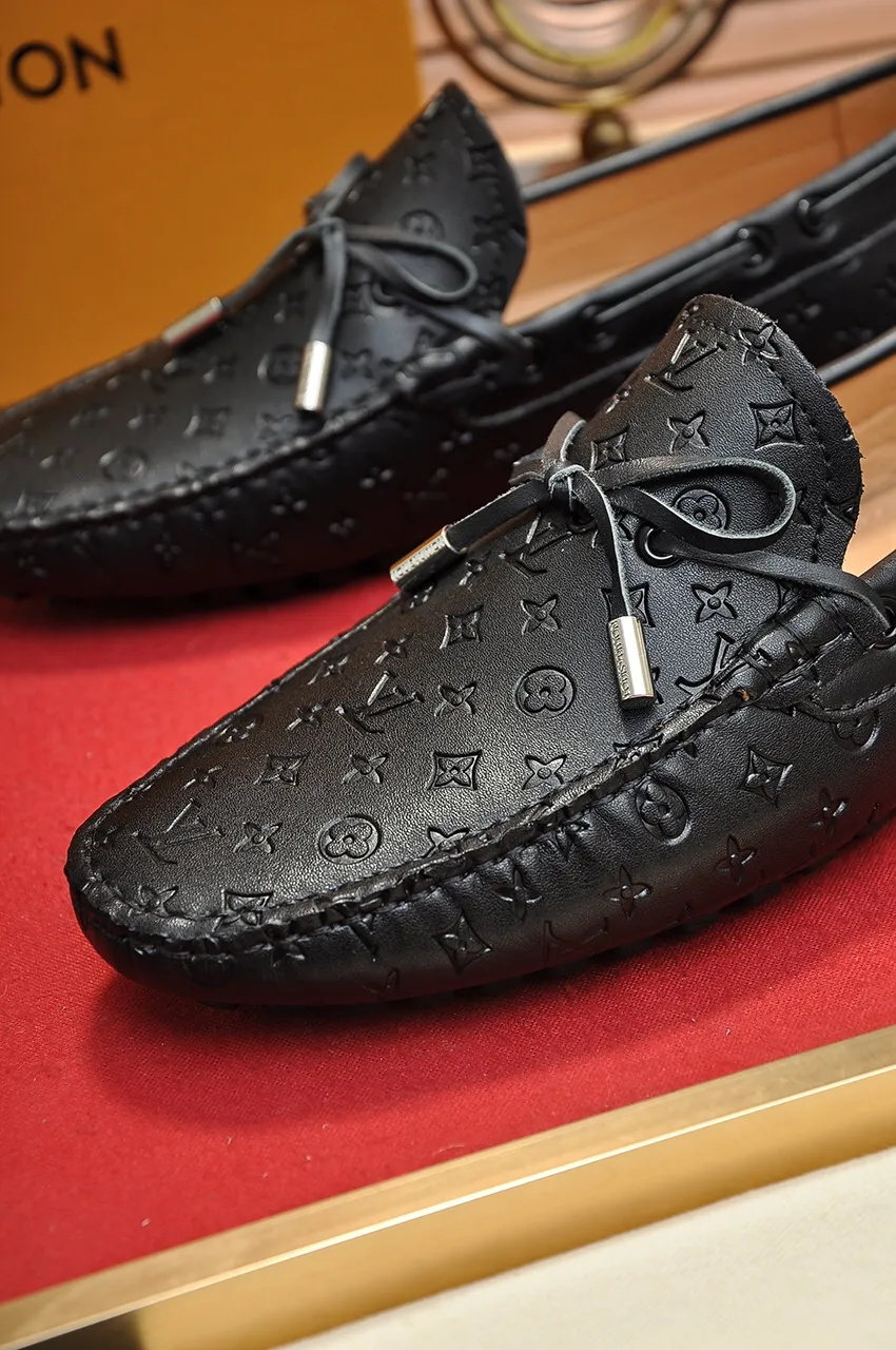 Men's men's shoes 💰420💶 [LV Doudou shoes] (water-dyed cowhide lining) new model is on the market, available on the official website. The new Doudou shoes are processed into single-color materials, and the uppers are made of imported horsehide leather. The body of the shoe is fully hemmed with mark thread, and is lined with imported original cowhide leather. The elegant shoe shape is super suitable for all-matching, and the size is 38-44.